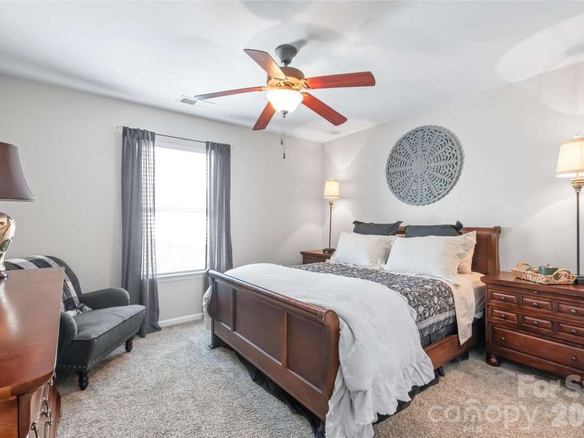 3327 Brackhill Street, Davidson, NC 28036.  MLS# CAR4418504, YatesRealty ID 52682. One of three nice sized guest rooms
