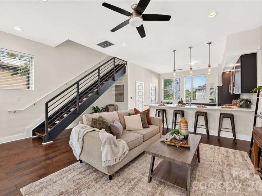 2010 Hawkins Street, Charlotte, NC 28203.  MLS# CAR4427386, YatesRealty ID 52683. 