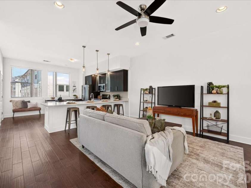2010 Hawkins Street, Charlotte, NC 28203.  MLS# CAR4427386, YatesRealty ID 52683. 