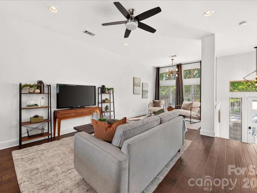 2010 Hawkins Street, Charlotte, NC 28203.  MLS# CAR4427386, YatesRealty ID 52683. 