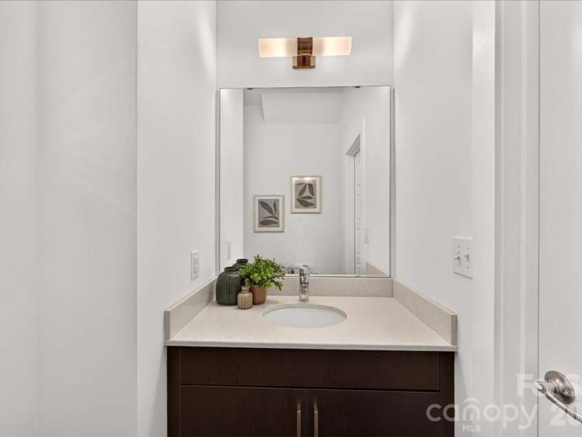2010 Hawkins Street, Charlotte, NC 28203.  MLS# CAR4427386, YatesRealty ID 52683. 