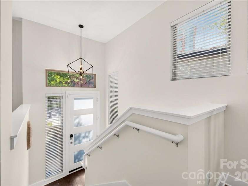 2010 Hawkins Street, Charlotte, NC 28203.  MLS# CAR4427386, YatesRealty ID 52683. 