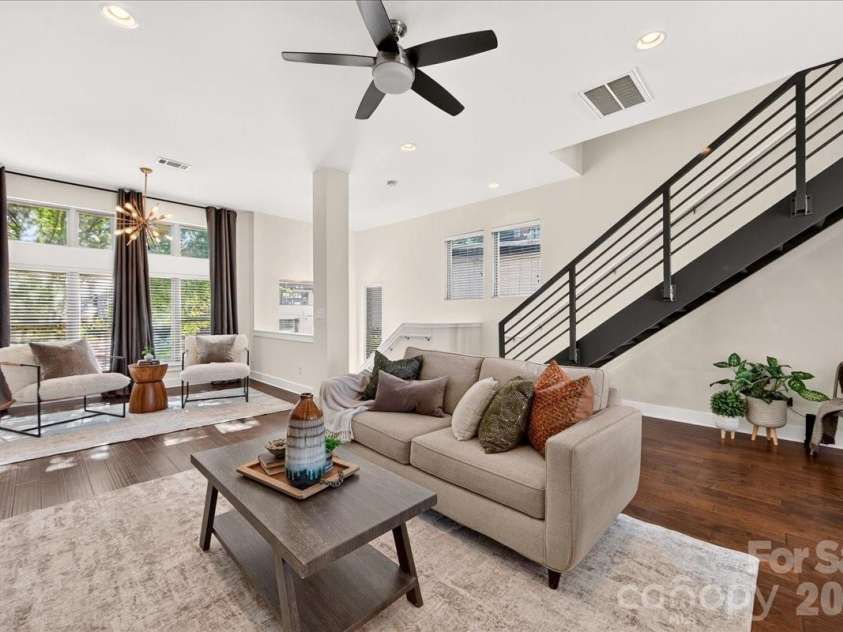 2010 Hawkins Street, Charlotte, NC 28203.  MLS# CAR4427386, YatesRealty ID 52683. 