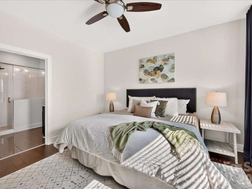 2010 Hawkins Street, Charlotte, NC 28203.  MLS# CAR4427386, YatesRealty ID 52683. 