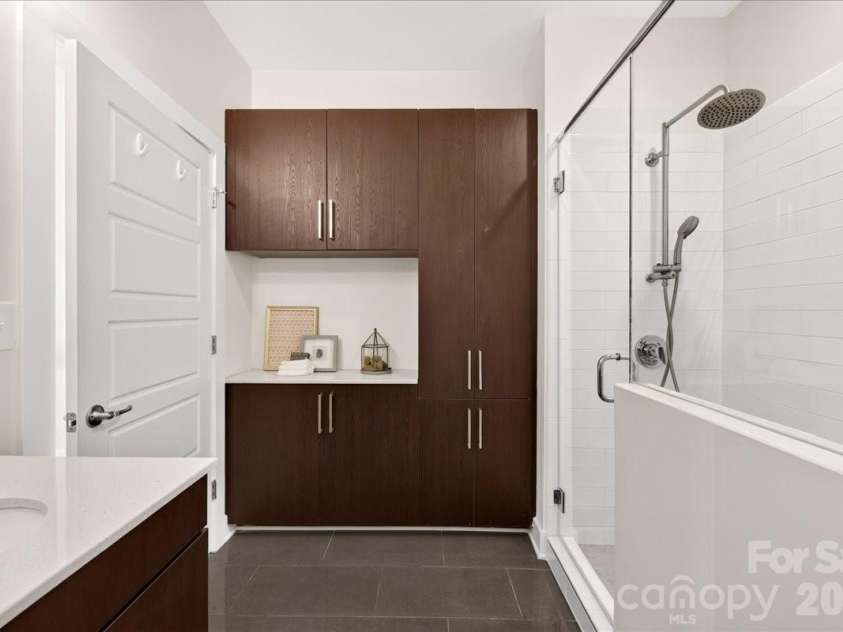 2010 Hawkins Street, Charlotte, NC 28203.  MLS# CAR4427386, YatesRealty ID 52683. 