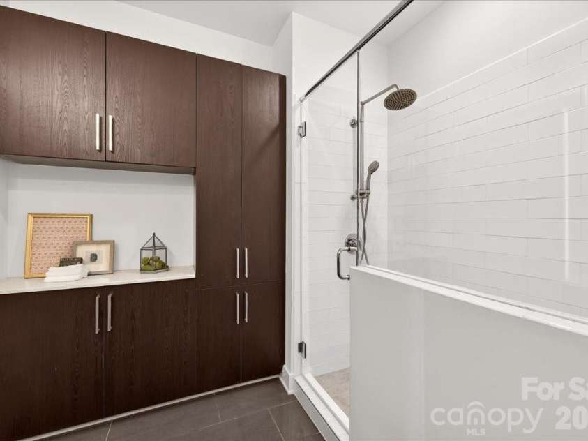 2010 Hawkins Street, Charlotte, NC 28203.  MLS# CAR4427386, YatesRealty ID 52683. 