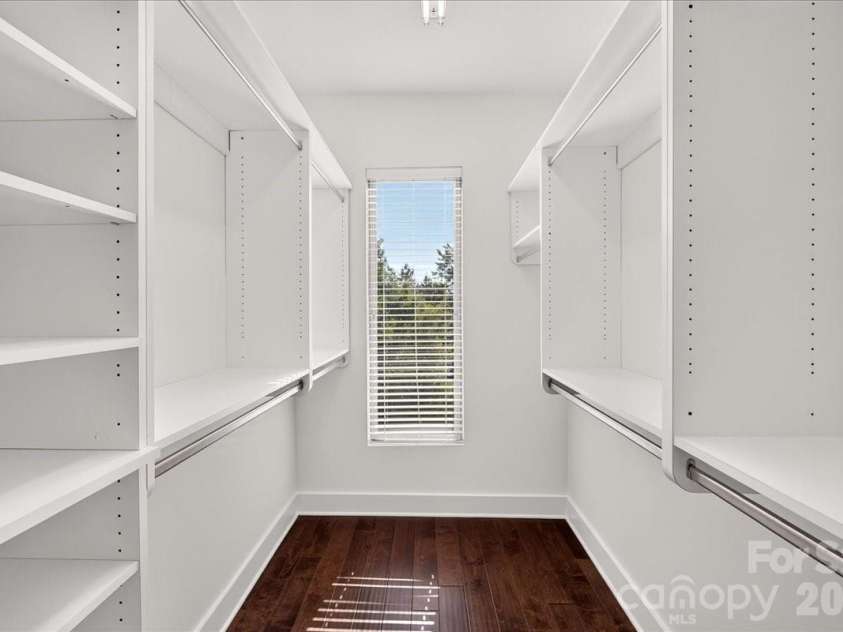 2010 Hawkins Street, Charlotte, NC 28203.  MLS# CAR4427386, YatesRealty ID 52683. 