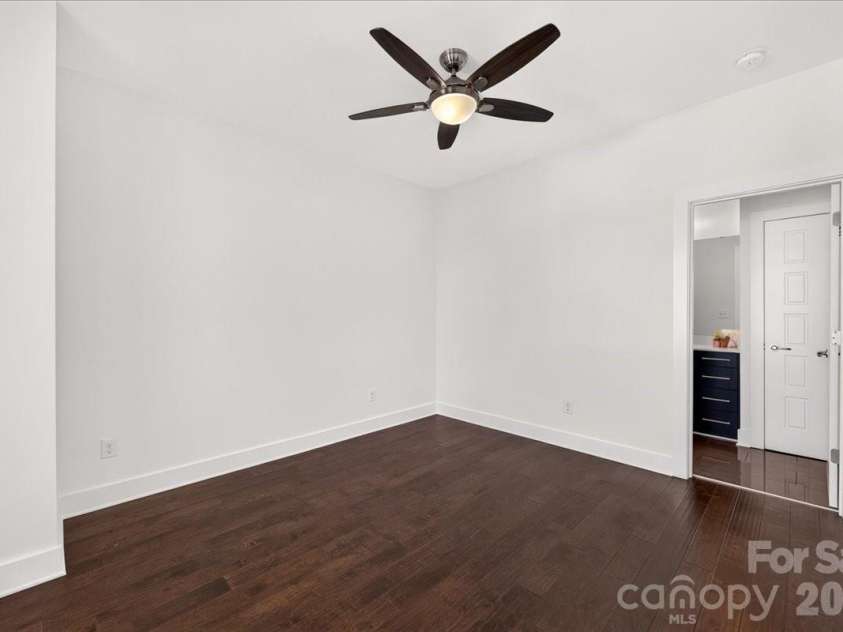 2010 Hawkins Street, Charlotte, NC 28203.  MLS# CAR4427386, YatesRealty ID 52683. 