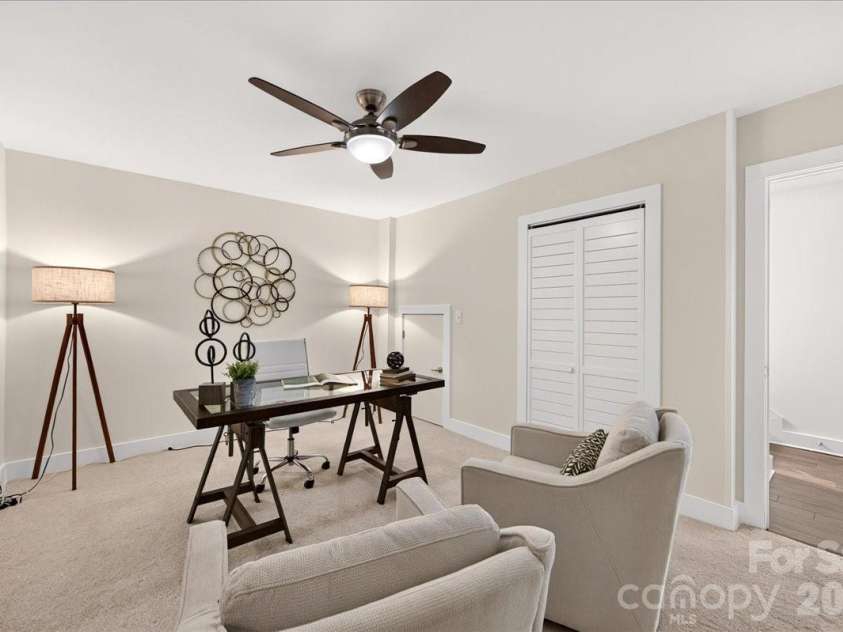 2010 Hawkins Street, Charlotte, NC 28203.  MLS# CAR4427386, YatesRealty ID 52683. 