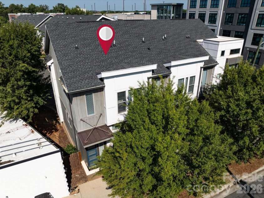 2010 Hawkins Street, Charlotte, NC 28203.  MLS# CAR4427386, YatesRealty ID 52683. 