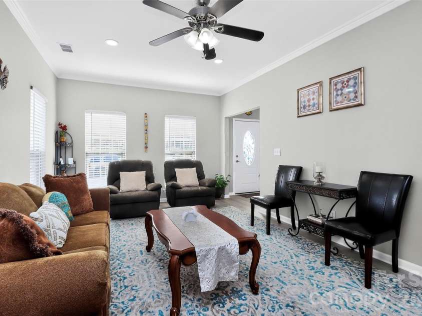 1811 Jeffrey Bryan Drive, Charlotte, NC 28213.  MLS# CAR4427234, YatesRealty ID 52684. 