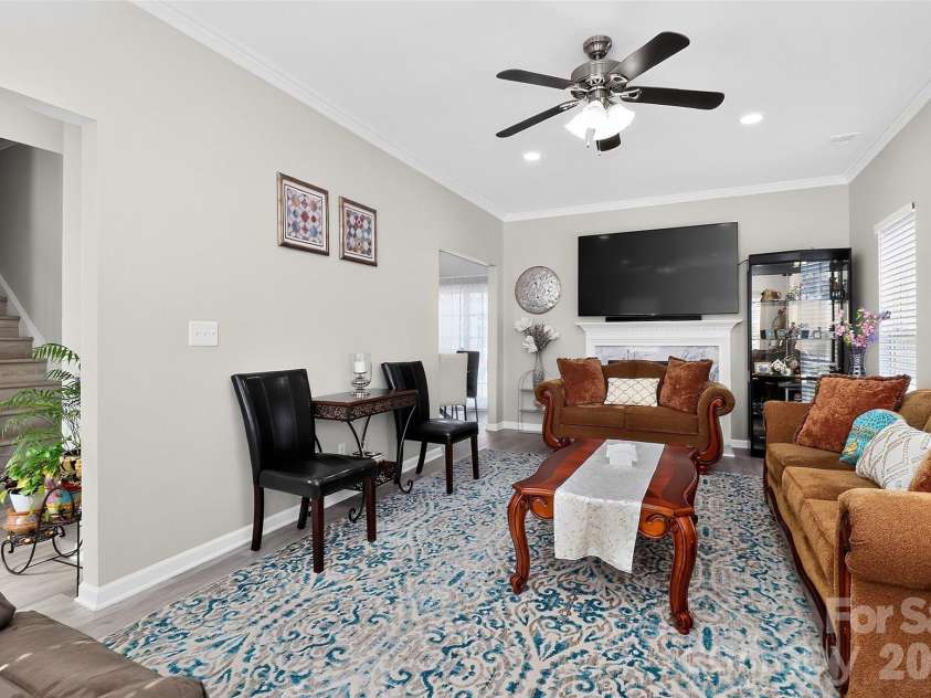 1811 Jeffrey Bryan Drive, Charlotte, NC 28213.  MLS# CAR4427234, YatesRealty ID 52684. 