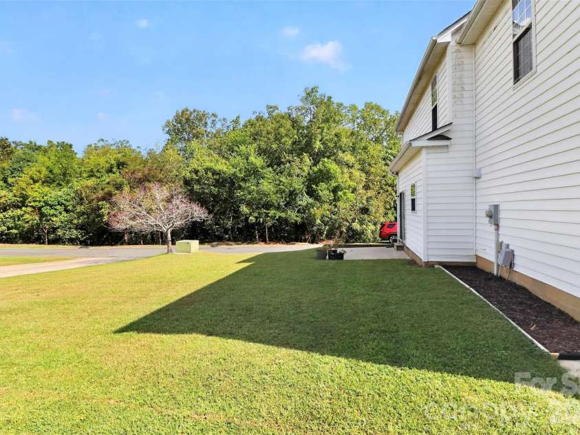 1811 Jeffrey Bryan Drive, Charlotte, NC 28213.  MLS# CAR4427234, YatesRealty ID 52684. 
