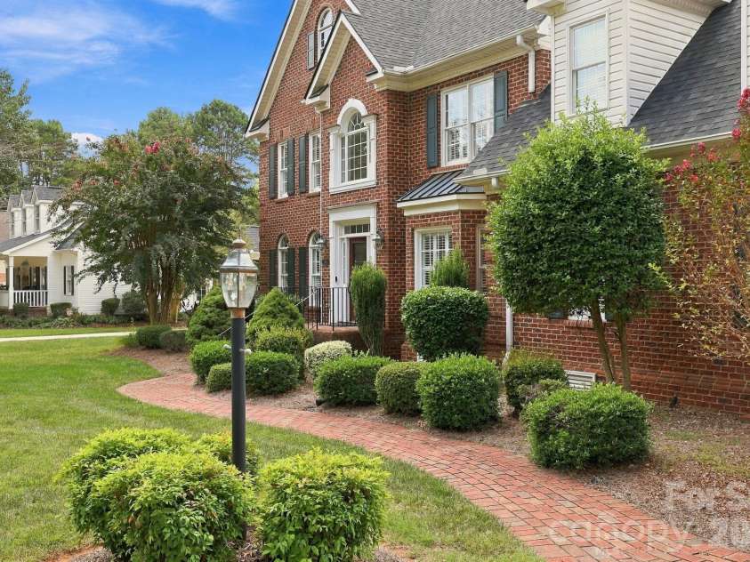 633 Peacehaven Road, Kannapolis, NC 28083.  MLS# CAR4423398, YatesRealty ID 52686. 