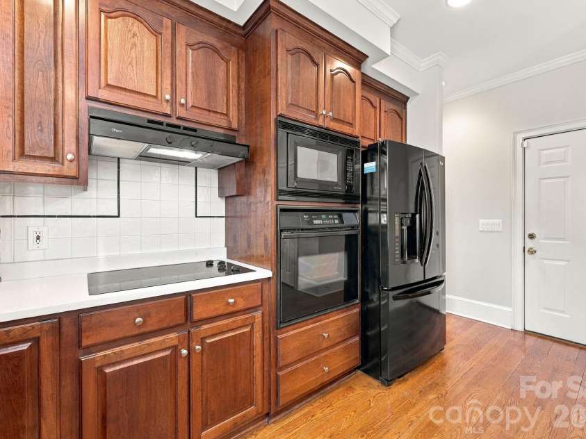 633 Peacehaven Road, Kannapolis, NC 28083.  MLS# CAR4423398, YatesRealty ID 52686. 