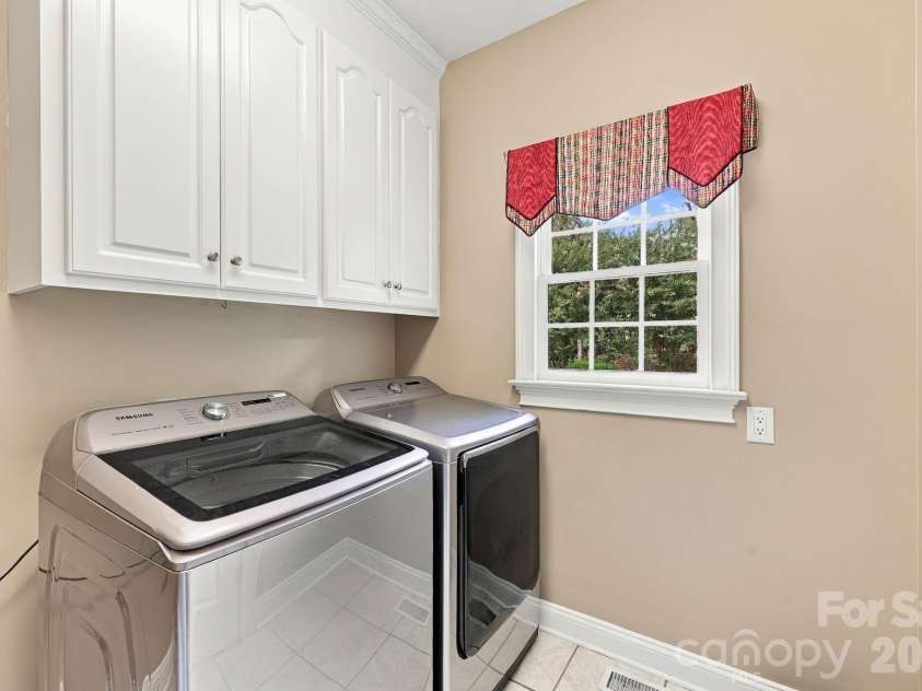 633 Peacehaven Road, Kannapolis, NC 28083.  MLS# CAR4423398, YatesRealty ID 52686. 