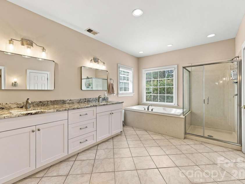 633 Peacehaven Road, Kannapolis, NC 28083.  MLS# CAR4423398, YatesRealty ID 52686. 