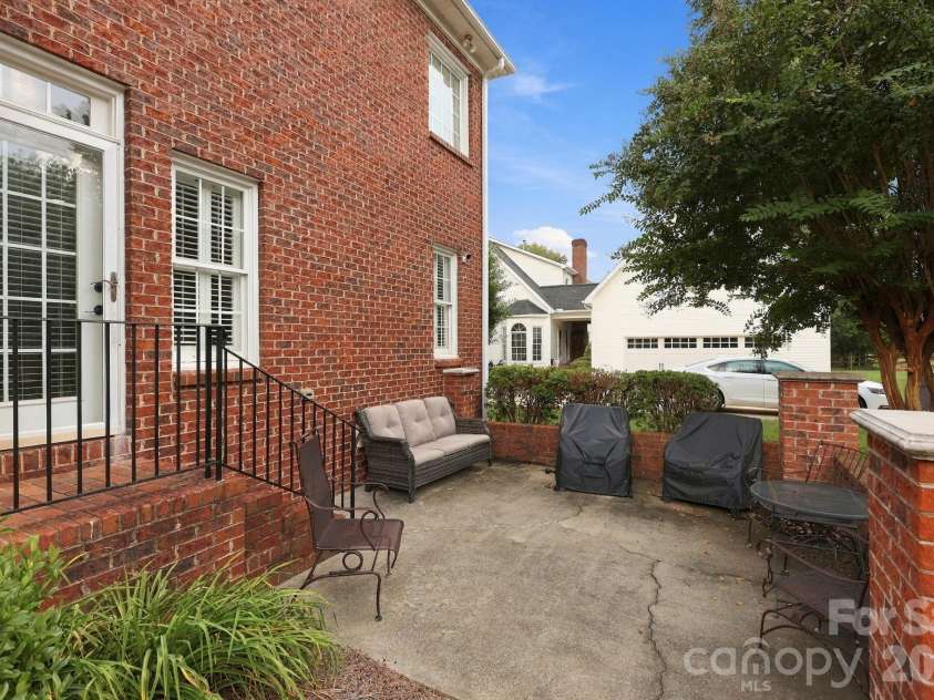 633 Peacehaven Road, Kannapolis, NC 28083.  MLS# CAR4423398, YatesRealty ID 52686. 