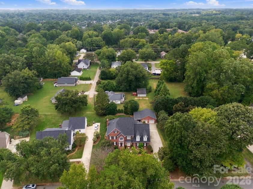 633 Peacehaven Road, Kannapolis, NC 28083.  MLS# CAR4423398, YatesRealty ID 52686. 