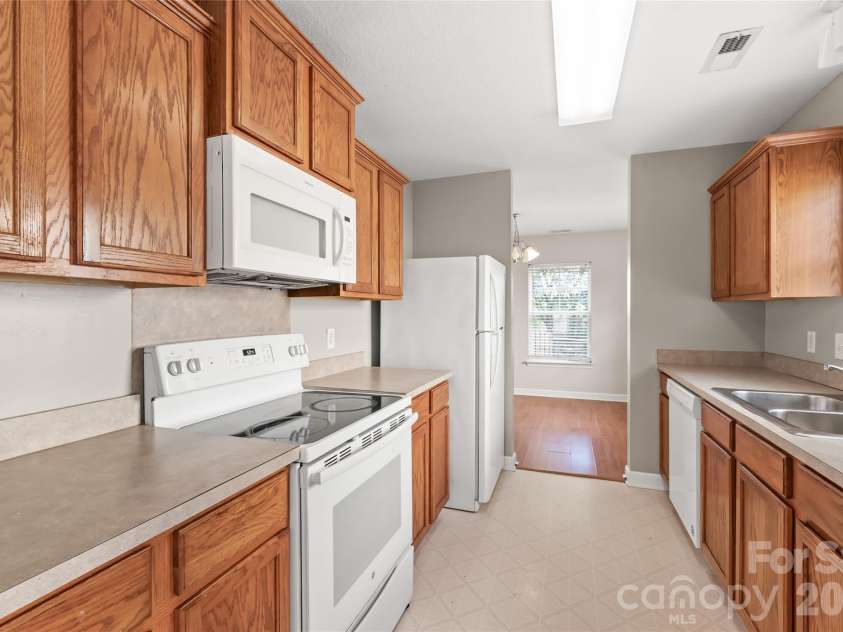 831 Sinclair Drive, Monroe, NC 28112.  MLS# CAR4428048, YatesRealty ID 52687. 
