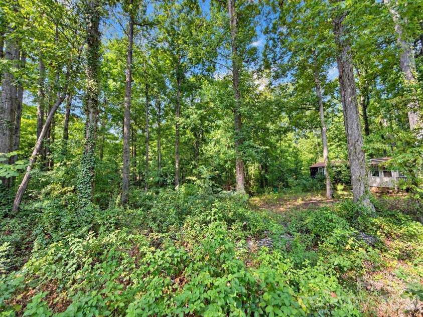 4235 Eagle Chase Drive, Charlotte, NC 28216.  MLS# CAR4427175, YatesRealty ID 52689. 