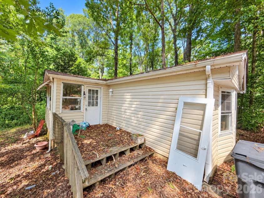 4235 Eagle Chase Drive, Charlotte, NC 28216.  MLS# CAR4427175, YatesRealty ID 52689. 