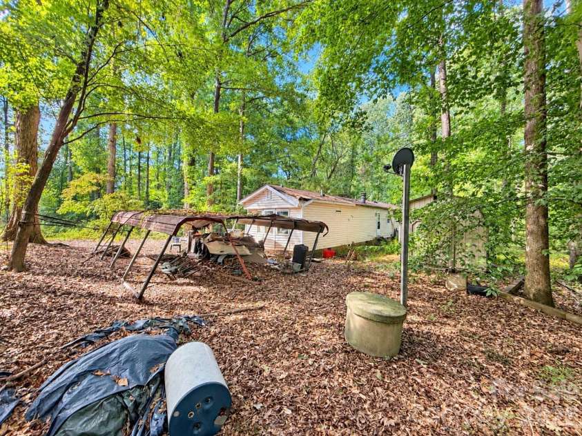 4235 Eagle Chase Drive, Charlotte, NC 28216.  MLS# CAR4427175, YatesRealty ID 52689. 