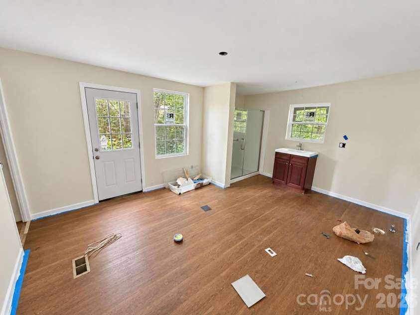 4235 Eagle Chase Drive, Charlotte, NC 28216.  MLS# CAR4427175, YatesRealty ID 52689. 