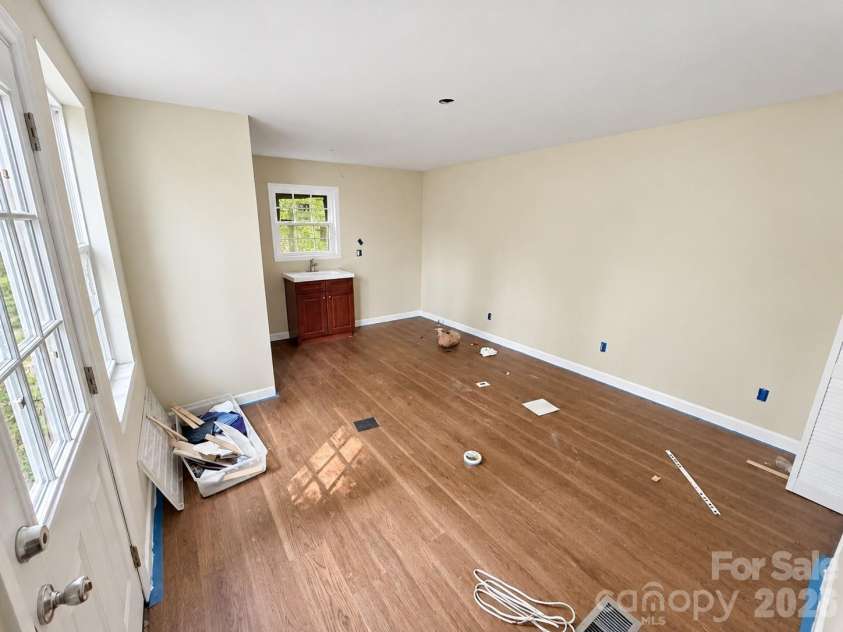 4235 Eagle Chase Drive, Charlotte, NC 28216.  MLS# CAR4427175, YatesRealty ID 52689. 