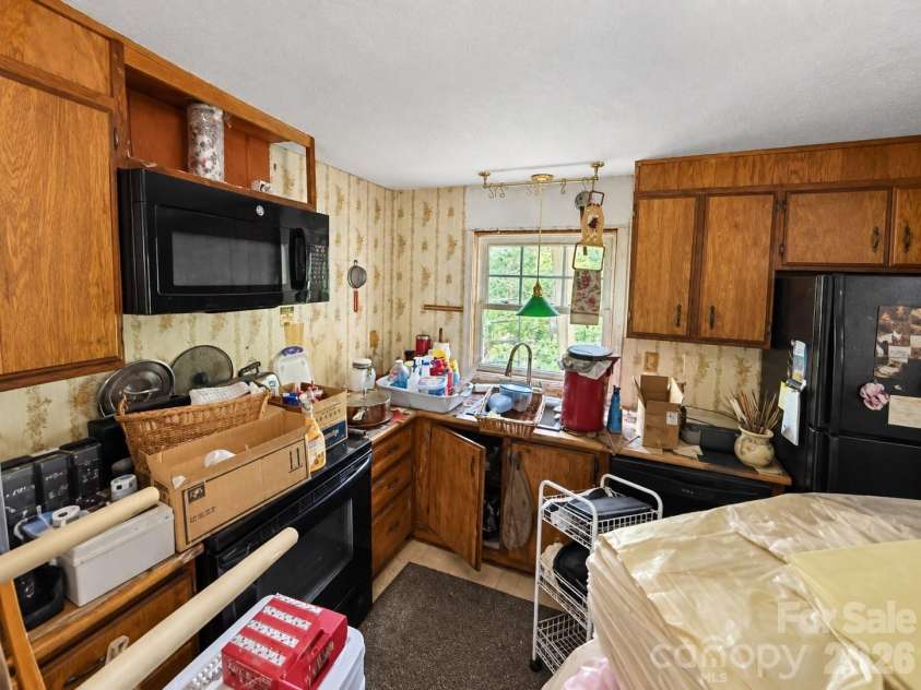 4235 Eagle Chase Drive, Charlotte, NC 28216.  MLS# CAR4427175, YatesRealty ID 52689. 