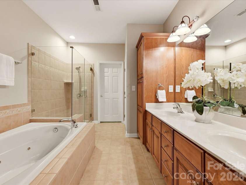 19342 Makayla Lane, Cornelius, NC 28031.  MLS# CAR4424922, YatesRealty ID 52691. 
