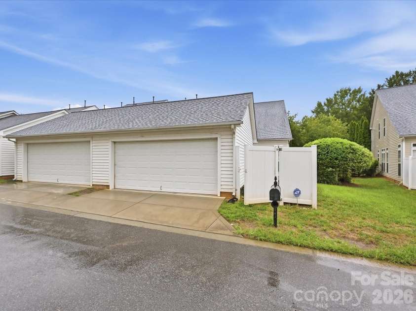 19342 Makayla Lane, Cornelius, NC 28031.  MLS# CAR4424922, YatesRealty ID 52691. 