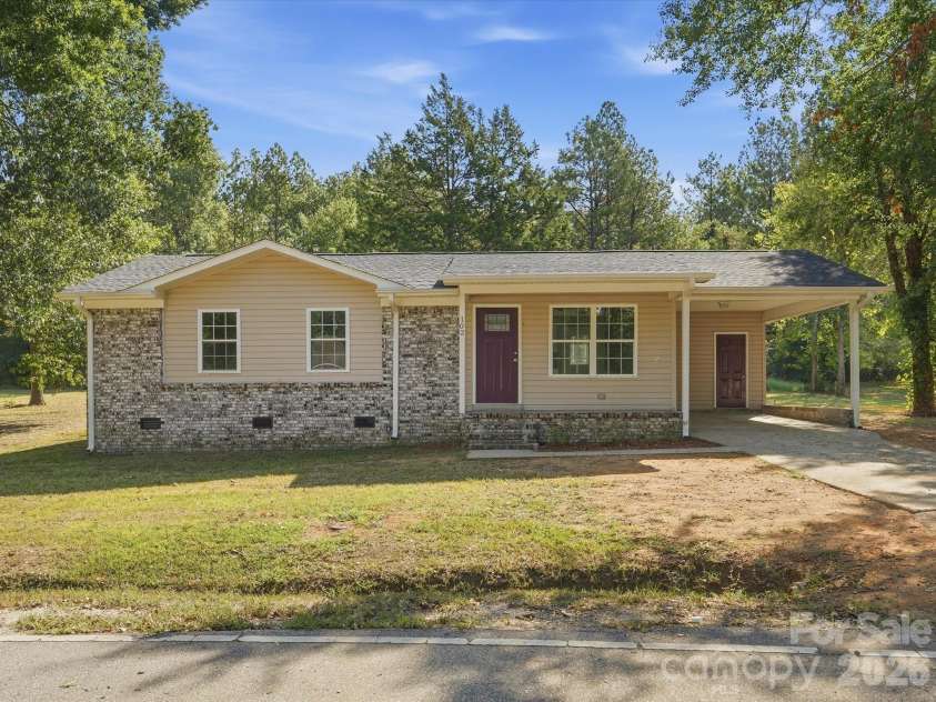 102 Cushman Drive, Chester, SC 29706.  MLS# CAR4426438, YatesRealty ID 52694. 