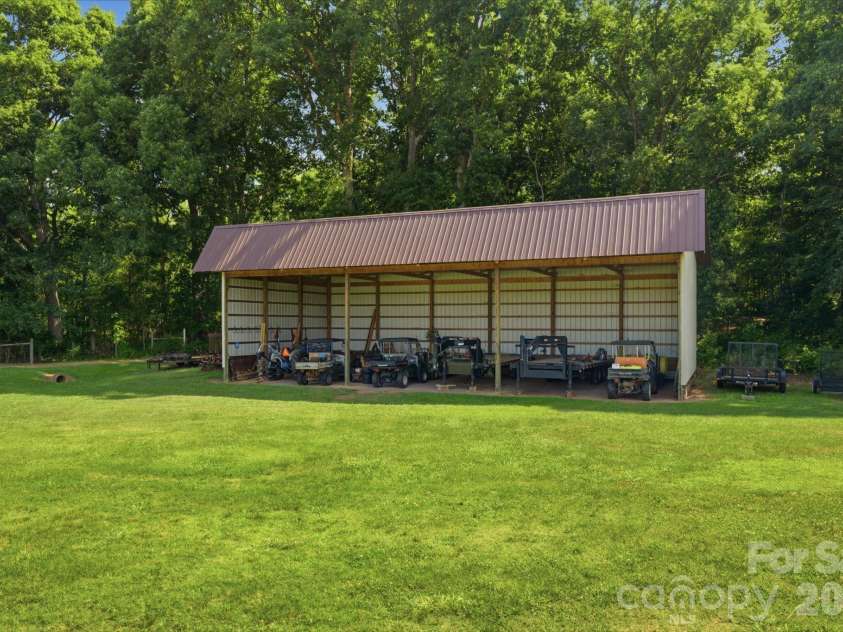 212 Scism Road, Kings Mountain, NC 28086.  MLS# CAR4406488, YatesRealty ID 52695. 3 bay equipment building