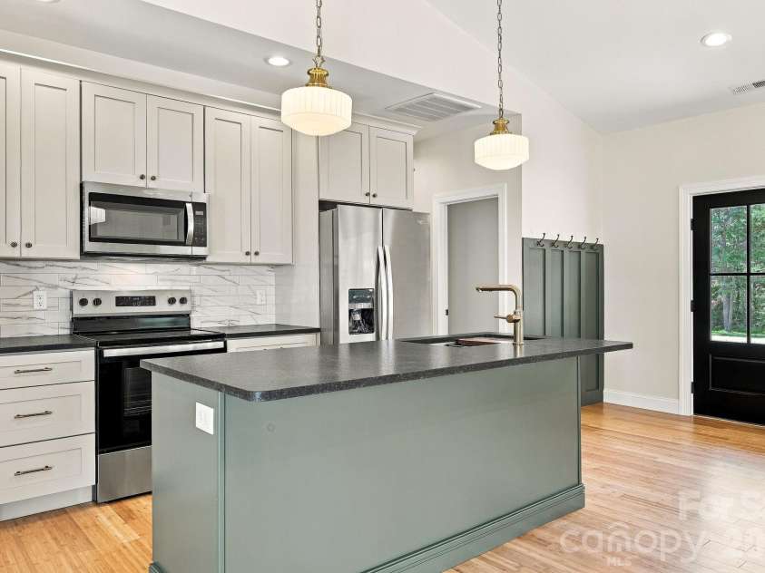420 Old Wood Lane, Salisbury, NC 28146.  MLS# CAR4420891, YatesRealty ID 52696. 