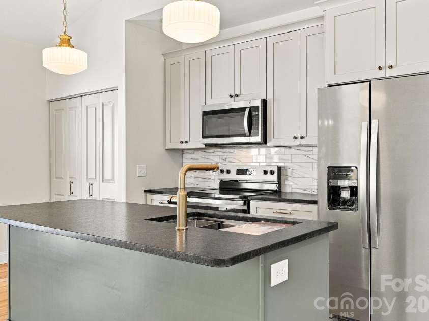 420 Old Wood Lane, Salisbury, NC 28146.  MLS# CAR4420891, YatesRealty ID 52696. 