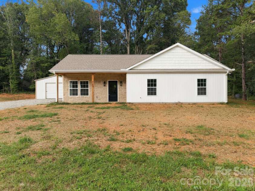 420 Old Wood Lane, Salisbury, NC 28146.  MLS# CAR4420891, YatesRealty ID 52696. 
