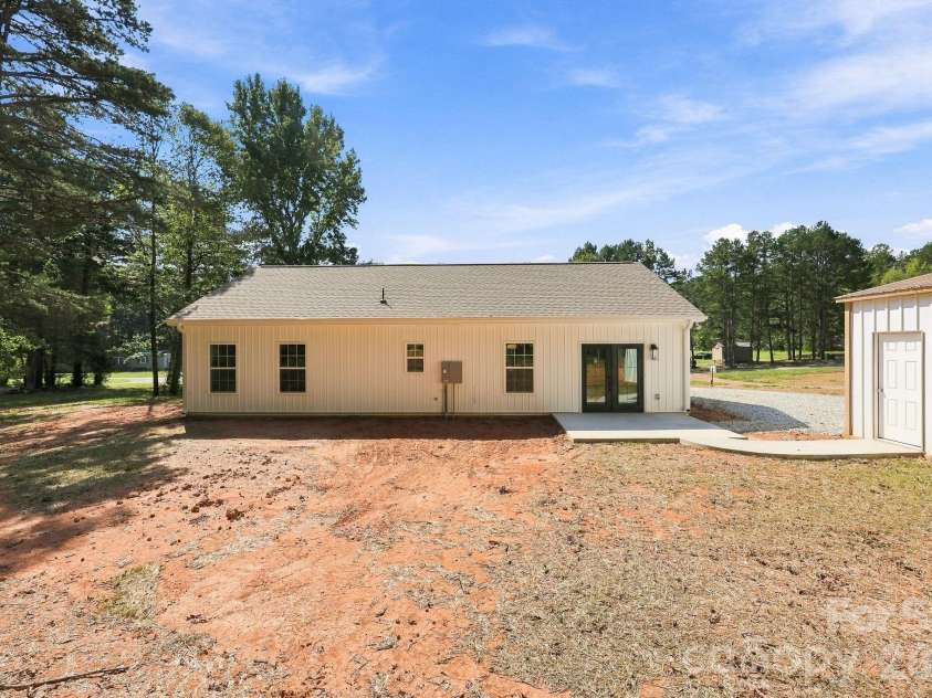 420 Old Wood Lane, Salisbury, NC 28146.  MLS# CAR4420891, YatesRealty ID 52696. 