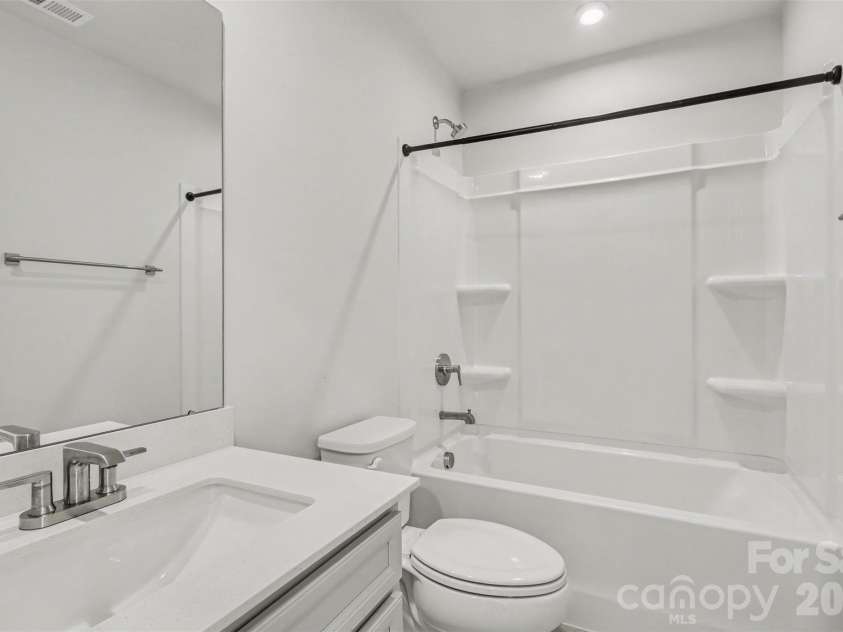 2841 Statesville Avenue, Charlotte, NC 28206.  MLS# CAR4425972, YatesRealty ID 52697. Bath