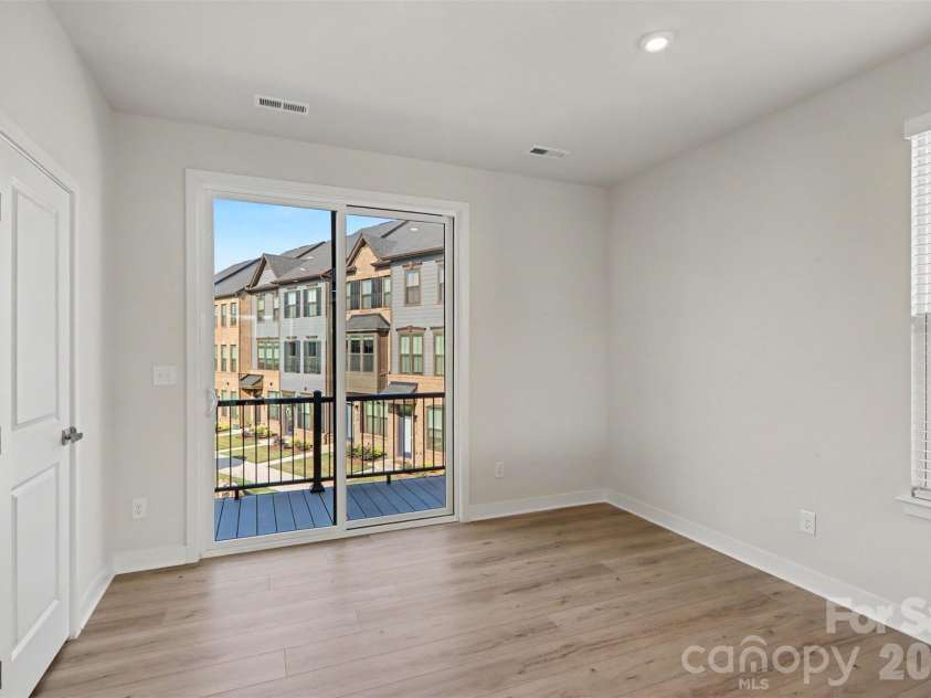 2841 Statesville Avenue, Charlotte, NC 28206.  MLS# CAR4425972, YatesRealty ID 52697. Dining
