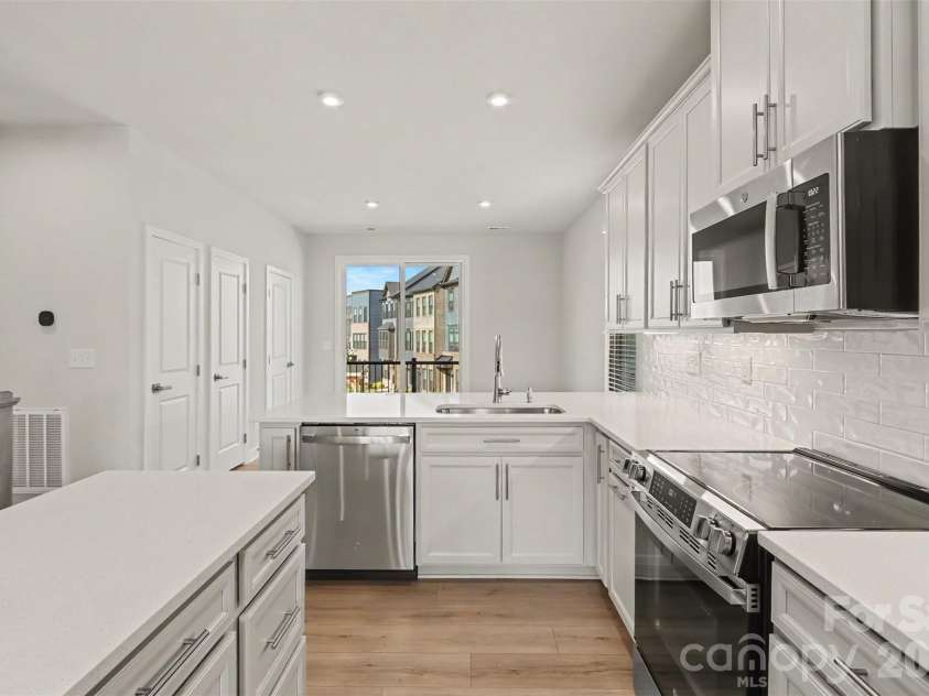 2841 Statesville Avenue, Charlotte, NC 28206.  MLS# CAR4425972, YatesRealty ID 52697. Kitchen
