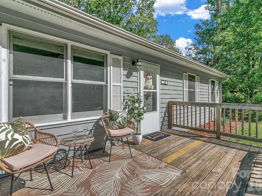 148 Stradley Mountain Road, Asheville, NC 28806.  MLS# CAR4425491, YatesRealty ID 52698. 