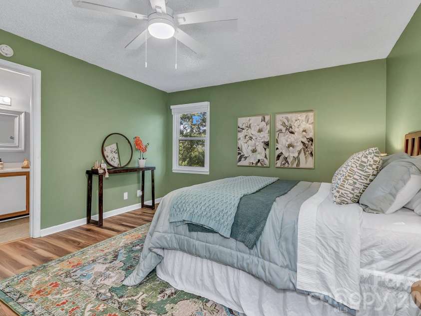 148 Stradley Mountain Road, Asheville, NC 28806.  MLS# CAR4425491, YatesRealty ID 52698. 