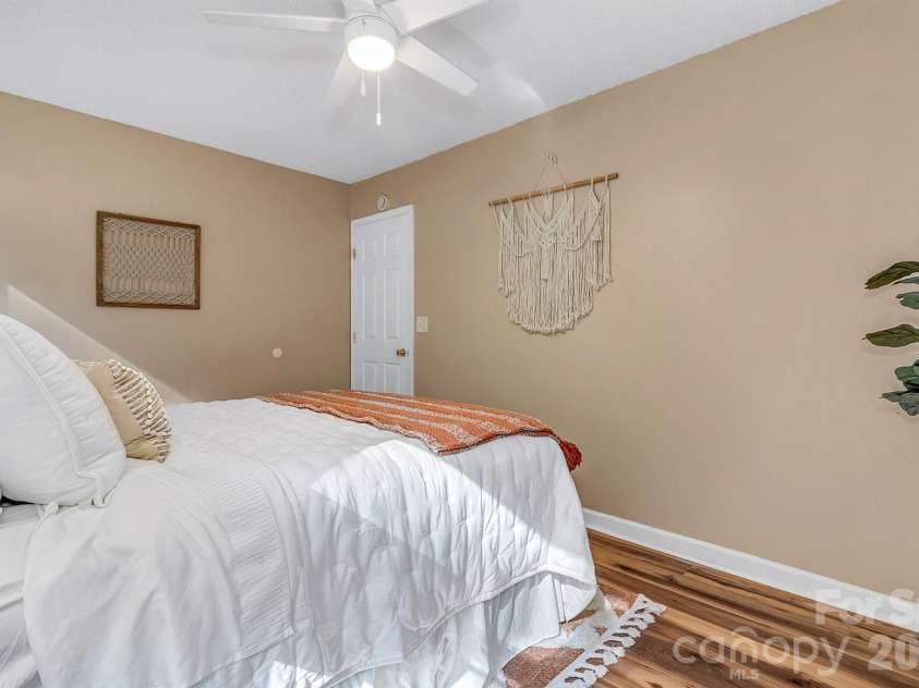 148 Stradley Mountain Road, Asheville, NC 28806.  MLS# CAR4425491, YatesRealty ID 52698. 