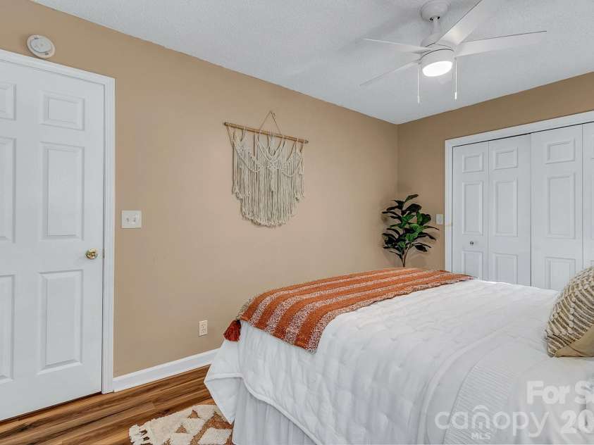 148 Stradley Mountain Road, Asheville, NC 28806.  MLS# CAR4425491, YatesRealty ID 52698. 