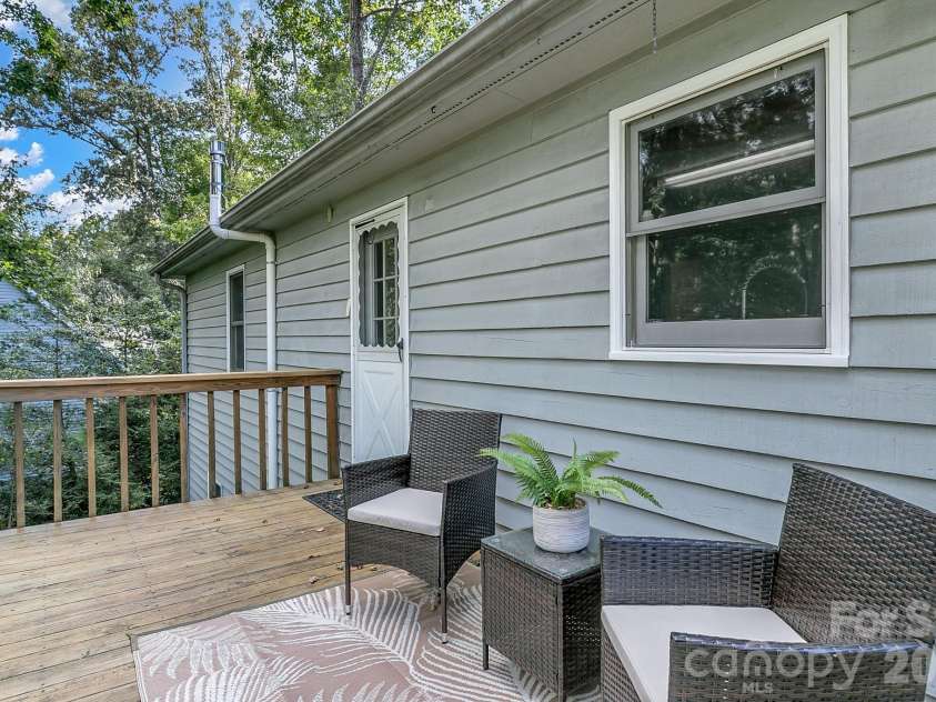 148 Stradley Mountain Road, Asheville, NC 28806.  MLS# CAR4425491, YatesRealty ID 52698. 