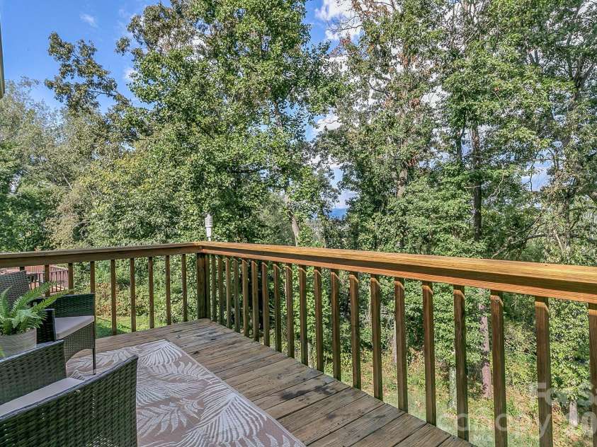 148 Stradley Mountain Road, Asheville, NC 28806.  MLS# CAR4425491, YatesRealty ID 52698. 