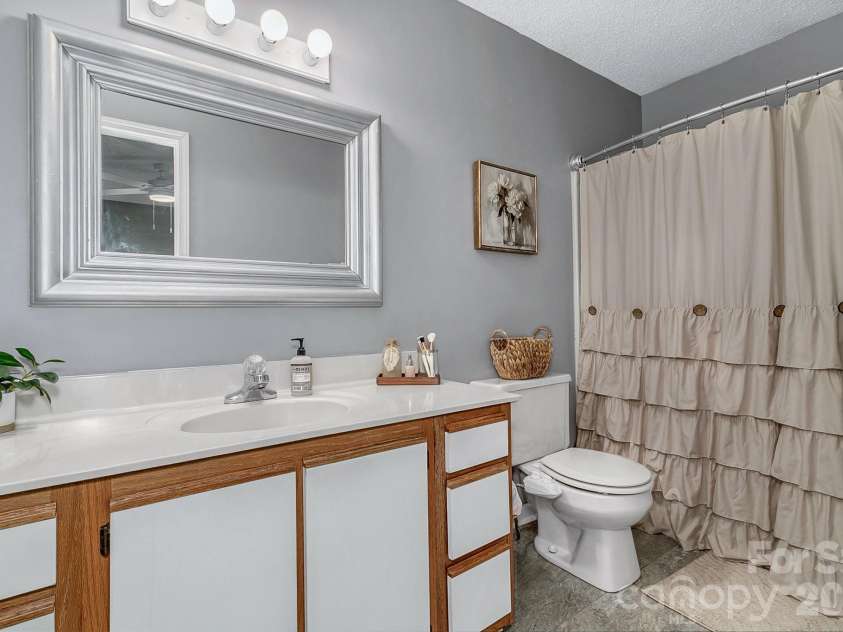 148 Stradley Mountain Road, Asheville, NC 28806.  MLS# CAR4425491, YatesRealty ID 52698. Ensuite