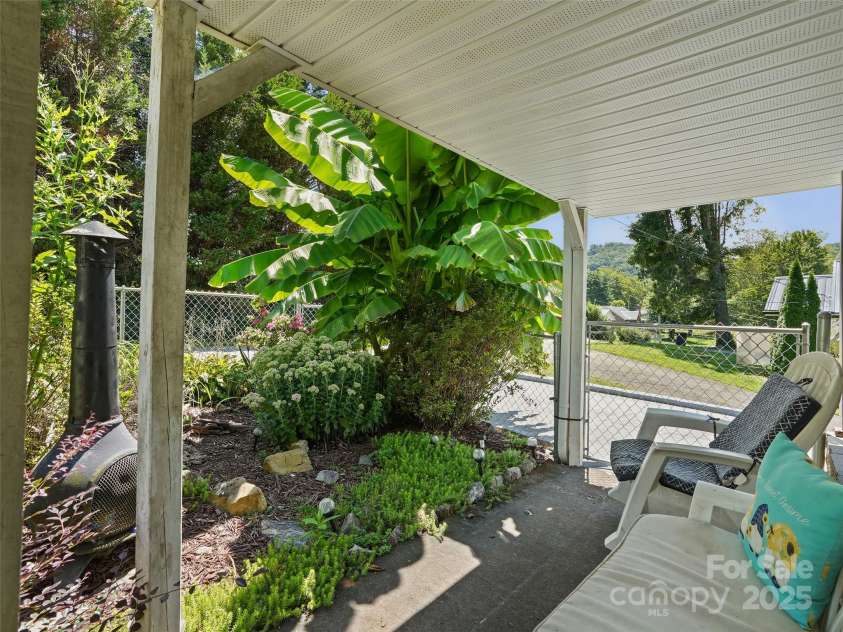 177 Dewey Avenue, Canton, NC 28716.  MLS# CAR4297479, YatesRealty ID 527. 