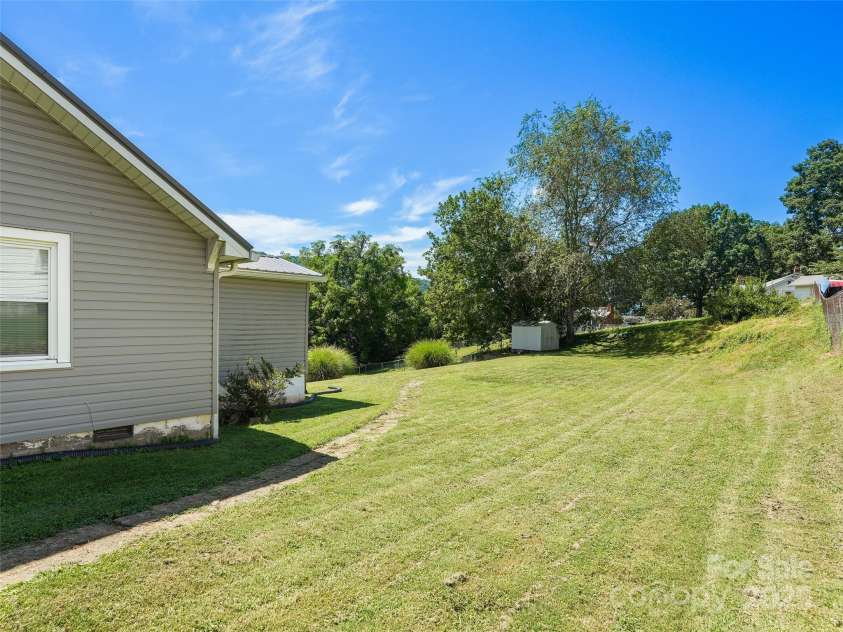 177 Dewey Avenue, Canton, NC 28716.  MLS# CAR4297479, YatesRealty ID 527. 